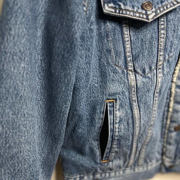 Levi's DENIM FAUX FUR LINED TRUCKER JACKET Size XL - Picture 3 of 10